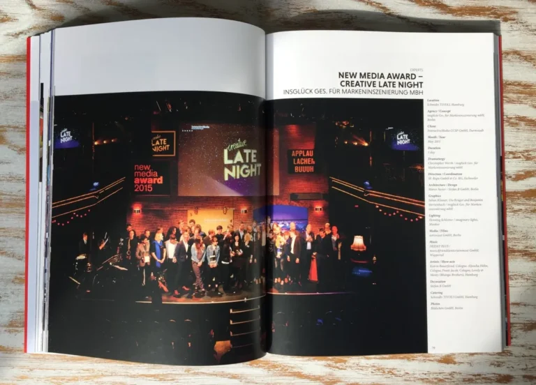 Deejay Plus im Eventdesign-Jahrbuch mit InsGlück für stilvolle Veranstaltungen.